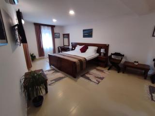 Citadela Old Town - Gelateria - Ulcinj - 7