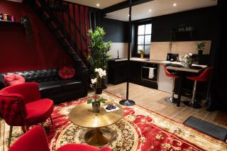 Capsule Secret - Jacuzzi - Netflix & Home cinéma - Jeux de couple - Barre de pole dance - Valenciennes - 6