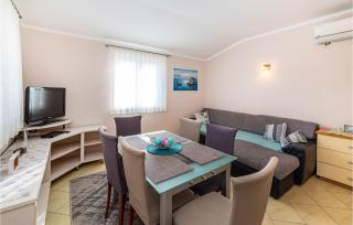 1 Bedroom Lovely Apartment In Razanac - Ražanac - 7