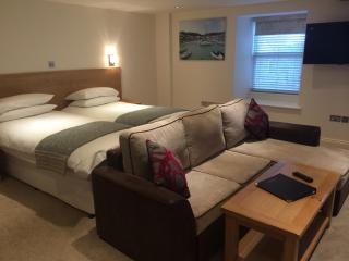 Porthole Suites - Saint Aubin - 6