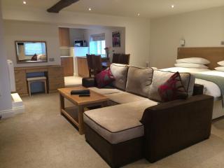 Porthole Suites - Saint Aubin - 5