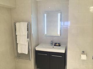 Porthole Suites - Saint Aubin - 3