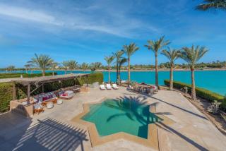 Chic 3BR Villa West Golf with Pool, Lagoon View & Guest House - 7