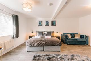 The White House - Grand & Spectacular 5-bed, sleeps 14- Central Solihull, NEC, JLR, HS2, Resorts World, Airport - 7