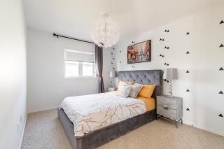 Luxury 3BR 2BA Townhome with Private HOT TUB, Gym, BBQ by GLOBALSTAY - 3