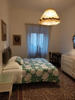 WOW HOME 2 - 175 mq - posteggio privato - davanti porto traghetti - fino a 10 posti letto - balcone - Genoa - 2