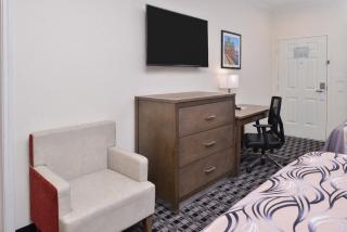 Americas Inn & Suites IAH North - 4