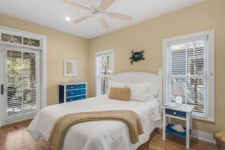 Beach Bungalow, 3 Min Walk to Beach, Golf Cart, 4 bikes, Wagon - Seacrest - 5