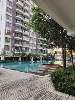 Urban360 Pool view with Netflix and wifi - Batu Caves - 0