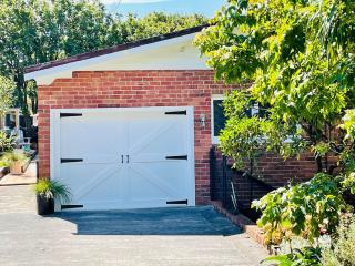 Whitby Studio - Mairangi Bay Beach - 7