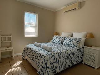 Waterfront 2 Bedroom Apartment - Richards Bay - 4
