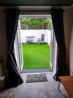 Cosy 4Bedroom House Near City Centre By Homebird Property Management Short Lets & Serviced Accommodation Leeds With Private Parking & Garden - Leeds - 8
