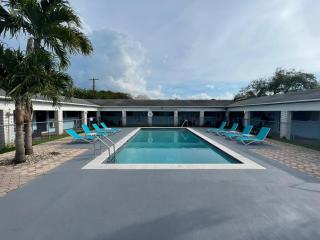 Hollywood Gardens Inn & Suites - Hollywood - 6