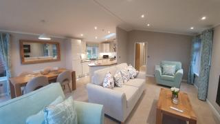 Deneb Lodge with Hot Tub - 3