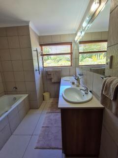 Kaya Cabhozi at 306-on-HeightsRoad - Wilderness - 1
