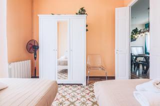 Be barcelona arco del triunfo sunny colors 2 - 3