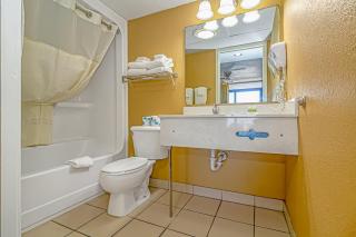 Oceanview 3BR Condo -Spacious Condo with Amazing Views! - Sand Dunes 1404 - Myrtle Beach - 7