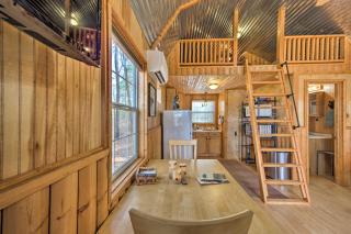 Lakefront Cabin with 2 Lofts, Boats on 4 Acres - Winnsboro - 2