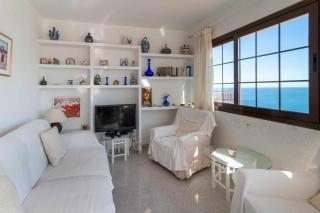 Cau del Llop 77 - Ático con terraza y vistas - Llança - 1