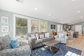 222 W Ashley - Sea Breeze - Minutes to the Ocean and Downtown Folly Beach - Folly Beach - 0