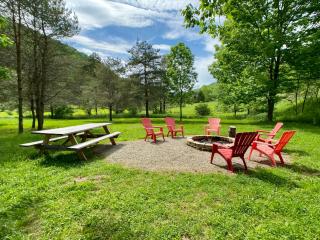 Maples Retreat - 2 Acres - Fireplace - Ellicottville - 4