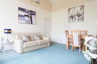 Central Cheltenham, Regency 1st Floor Apartment with PARKING, Cavalier Suite - Sleeps 6 - 3