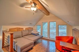 Pet-Friendly Branson West Lodge with Hot Tub! - Branson West - 5