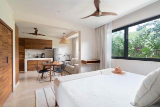 Modern 2BR Penthouse Concierge Gated community - 5