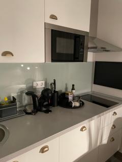 Center City Apartment 2 - 4