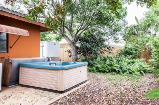 Comfortable Home, 7 min Walk to Beach, Hot Tub, - Pompano Beach - 1