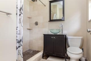 Comfortable Home, 7 min Walk to Beach, Hot Tub, - Pompano Beach - 4