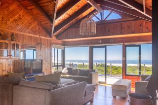 Stylish and With Stunning Sea Views - 4