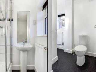 Townhouse PLUS @ 166 Edleston Road Crewe - Crewe - 4