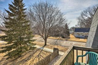 Akron Apartment with Balcony - Hunting Nearby! - Akron - 8