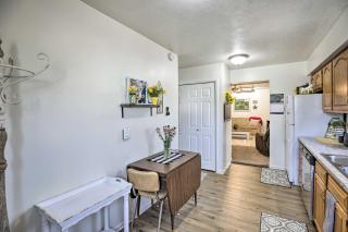 Akron Apartment with Balcony - Hunting Nearby! - Akron - 1