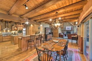 Serenity on the River Luxe Lewisburg Cabin! - 2