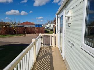 6 Berth central heated on The Chase Roxburgh FREE WIFI - Ingoldmells - 8