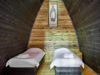 Sleeping in a Church - Bed & Bar Tolomeus - Diksmuide - 3