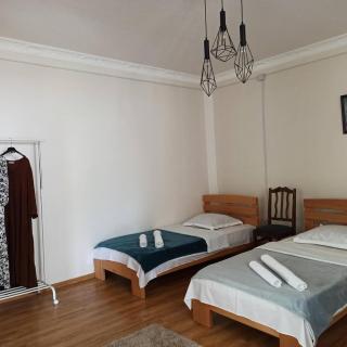Leila's Guest House - Joqolo - 2