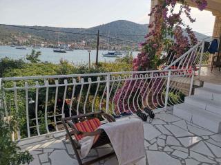 Two-Bedroom Apartment in Vinisce I - Vinišće - 5