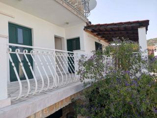 One-Bedroom Apartment in Vinisce I - Vinišće - 1