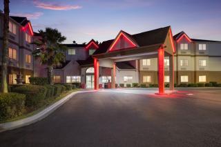 Red Roof Inn PLUS+ & Suites Savannah – I-95 - 4