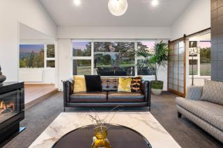 Above Par Golf Course Villa with Hot Tub 4bd3bth - Rotorua - 5