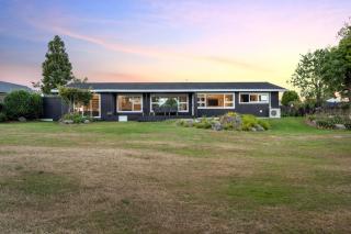 Above Par Golf Course Villa with Hot Tub 4bd3bth - Rotorua - 0
