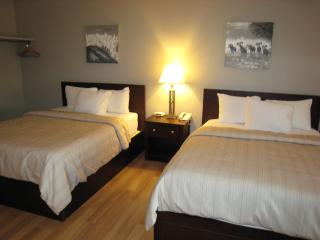 Days Inn by Wyndham Golden - Golden - 9