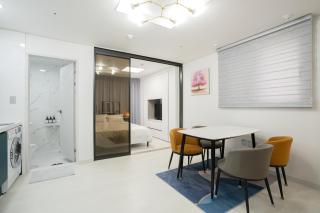 Jeju Seomun Residence Hotel - Jeju - 1