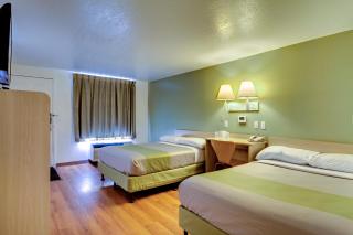 Rodeway Inn - 5