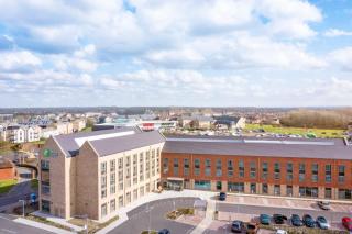 Holiday Inn Express Cambridge West - Cambourne by IHG - Cambridge - 2