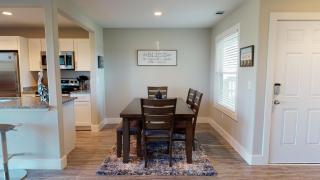 AH-G126 Remodeled First Floor Condo, Shared Pool & Hot Tub, Near Marina - 2