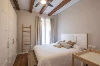 Parking Free - Cathedral Area Apartment -2 months min - 2